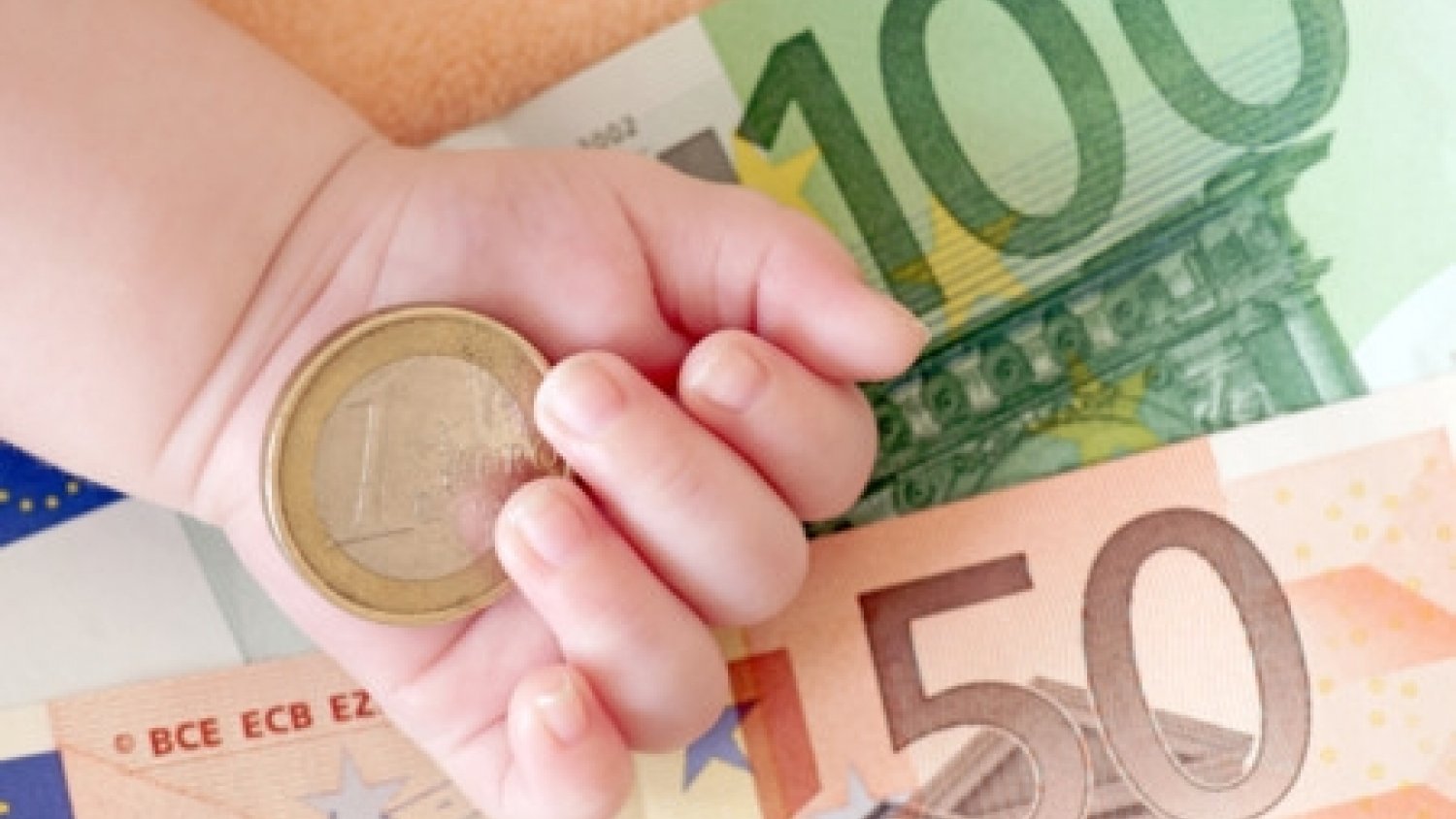 La Diputación publica las bases de las ayudas sociales comunitarias y el 'cheque bebé''