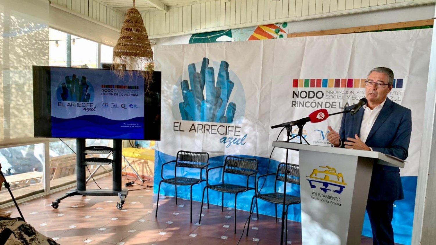 Diputación reúne en Rincón de la Victoria a agentes relacionados con el mundo del deporte vinculados al mar