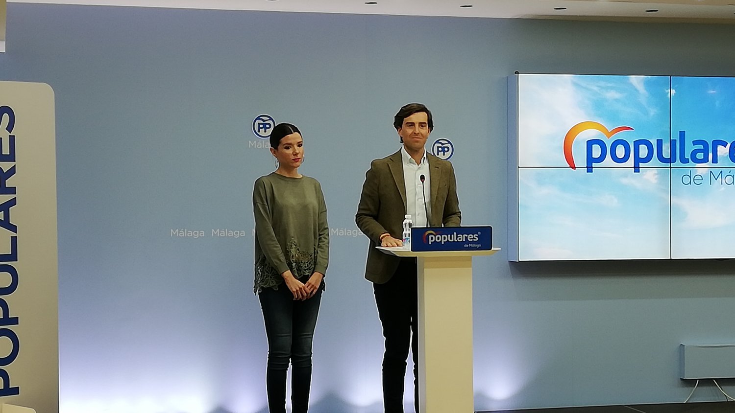 Montesinos destaca que Casado implantará una ayuda de 430 euros para los jóvenes que trabajen y estudien al mismo tiempo