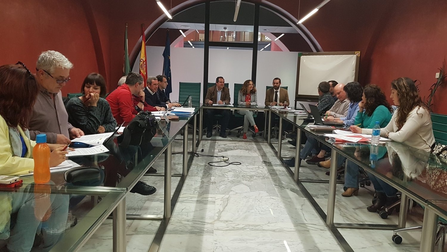 Educación presenta a los sindicatos el programa PERED para combatir el abandono escolar