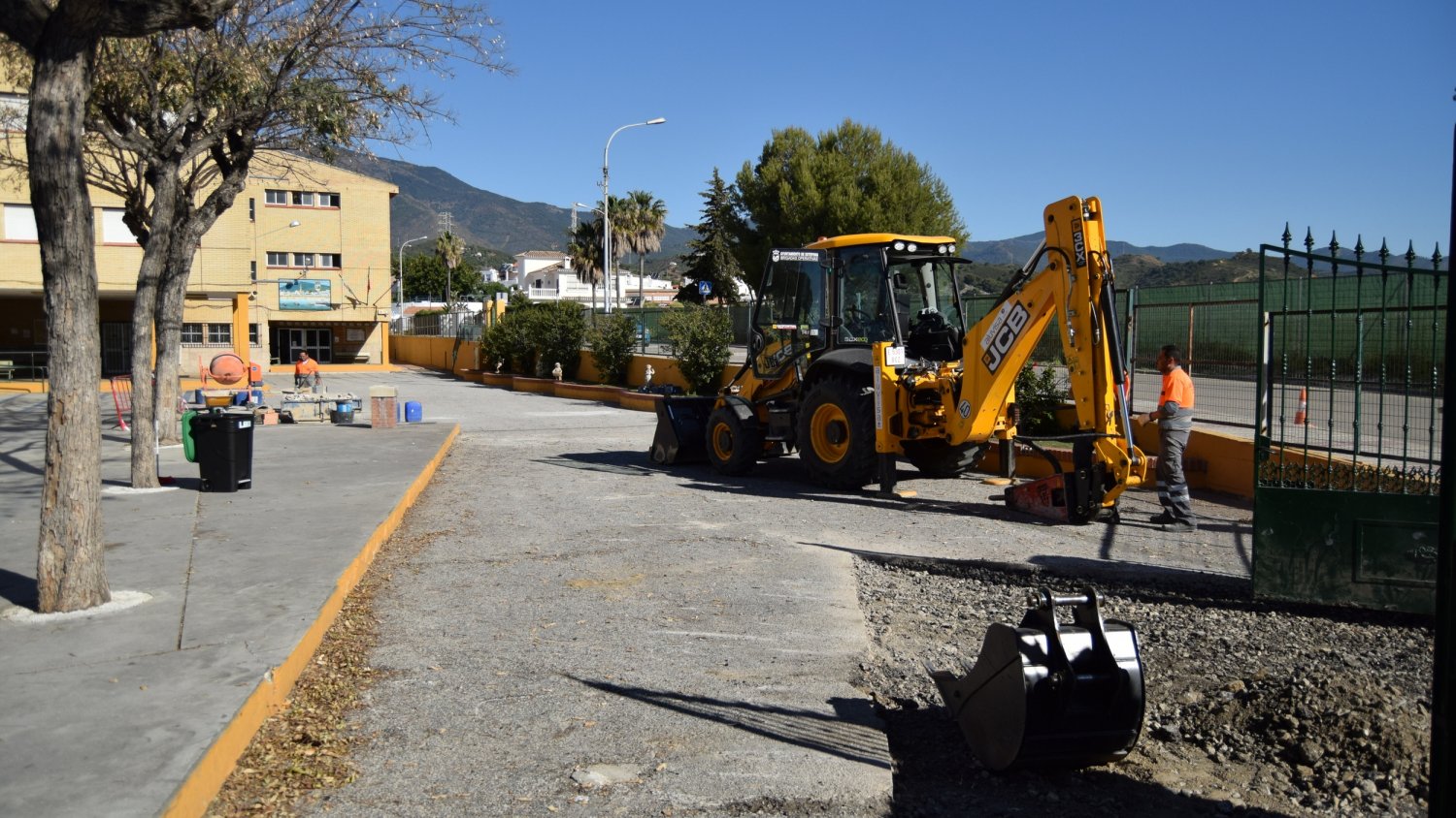 El Ayuntamiento de Estepona lleva a cabo obras en el colegio Sierra Bermeja para mejorar la accesibilidad