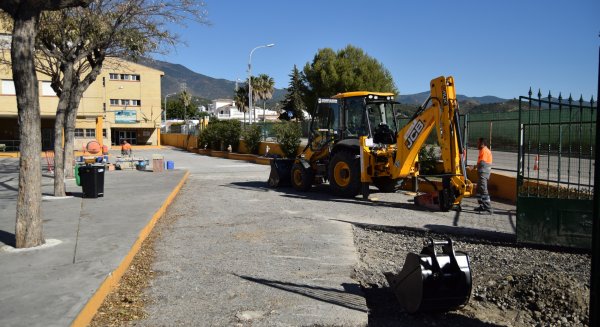 El Ayuntamiento de Estepona lleva a cabo obras en el colegio Sierra Bermeja para mejorar la accesibilidad