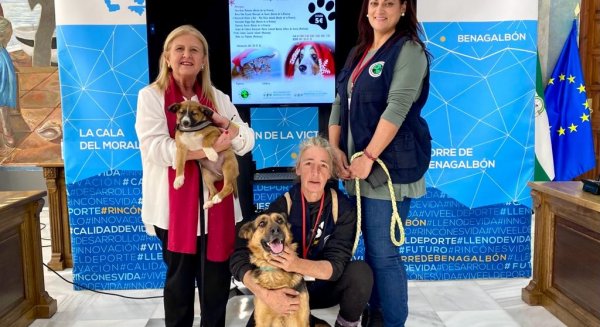 Rincón de la Victoria celebra una gala benéfica de Navidad a favor de los animales