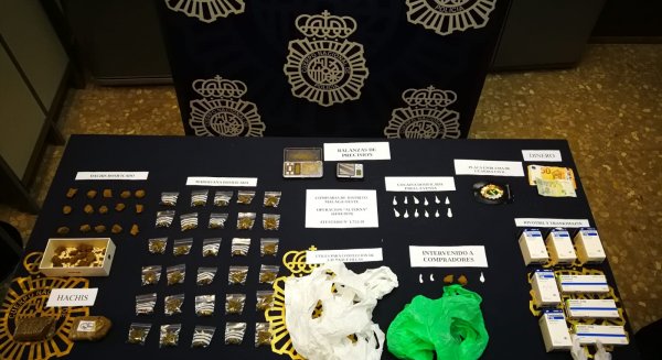 La Policía Nacional desmantela un punto de venta de droga en Los Palomares