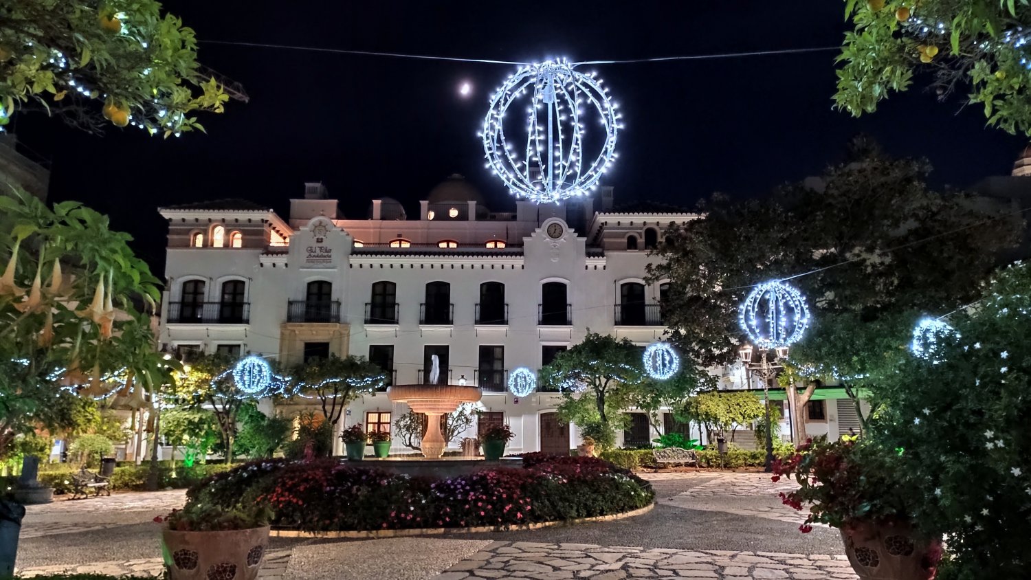 Estepona inaugura el 2 de diciembre el alumbrado navideño con más de un 2.000 puntos de luz