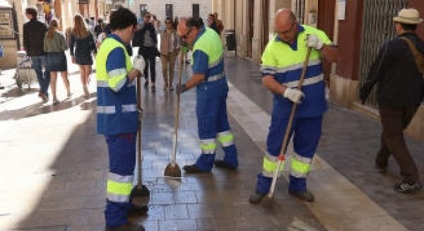 LIMASA utilizará un servicio especial sin vehículo para la recogida de basura en el centro histórico durante la Semana Santa