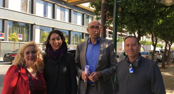 Adelante Málaga garantiza el apoyo al sector del taxi frente a la competencia desleal
