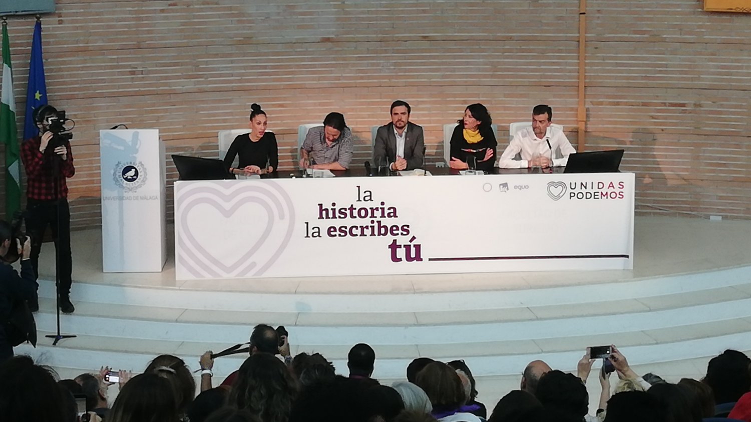 Pablo Iglesias denuncia que las puertas giratorias son las culpables de que no baje el recibo de la luz