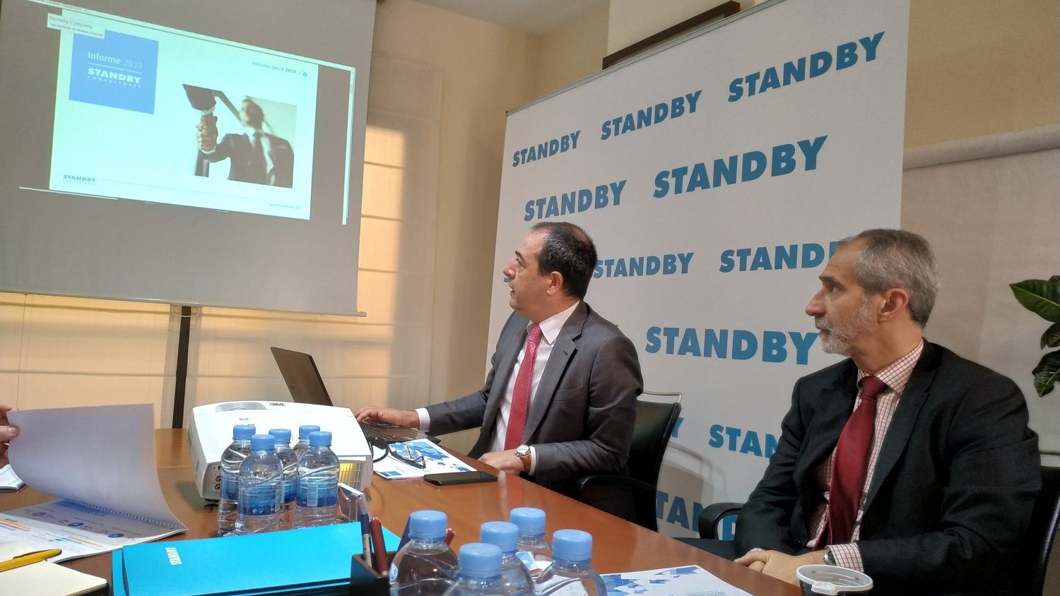 Standby Consultores establece que el perfil medio del directivo es hombre, de 36 a 45 años y con titulación de postgrado
