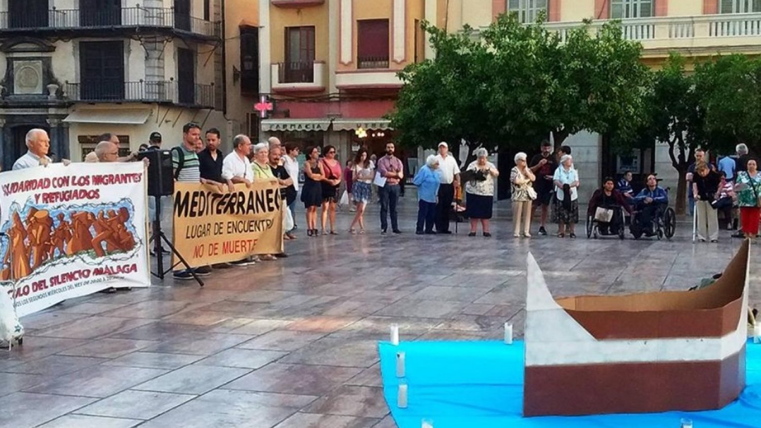 Los Círculo de Silencio, que pretenden hacer sonar la voz de las personas migrantes, cumplen tres años en Málaga