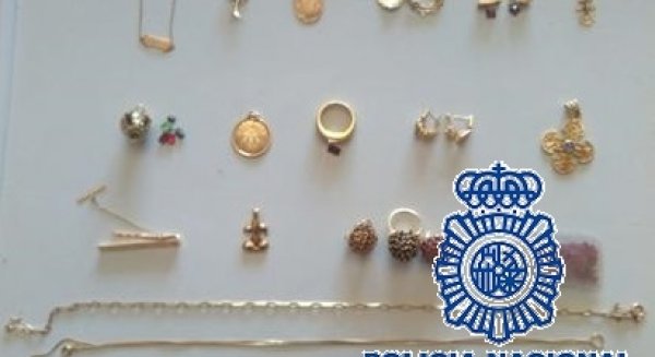 La Policia Nacional detiene a una cuidadora por hurto de joyas valoradas en 6.000 euros