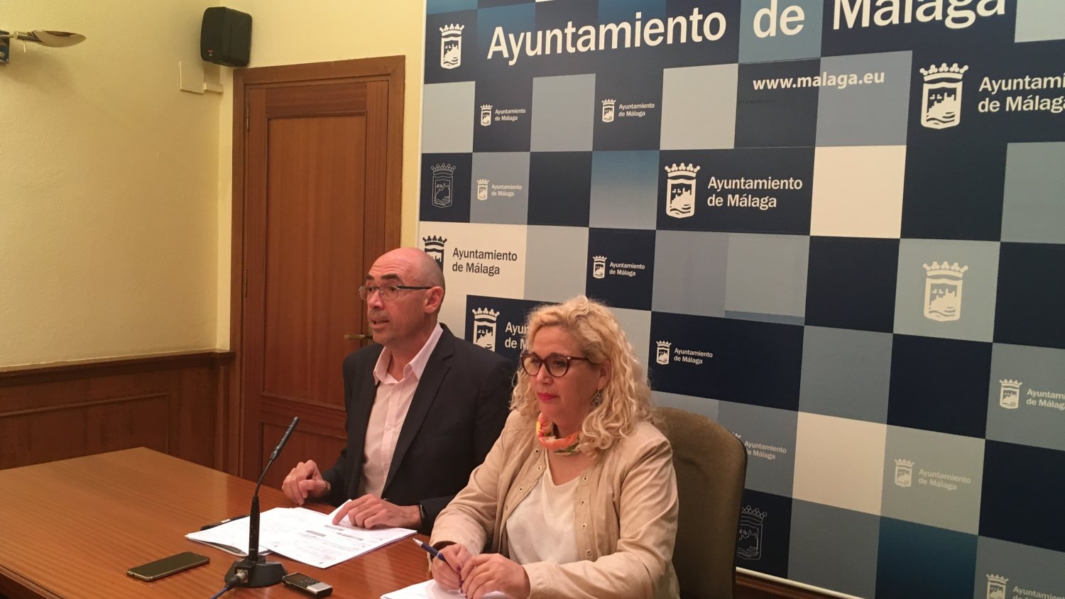 IU-MpG critica que el gobierno municipal cobre la tasa de basura a institutos públicos