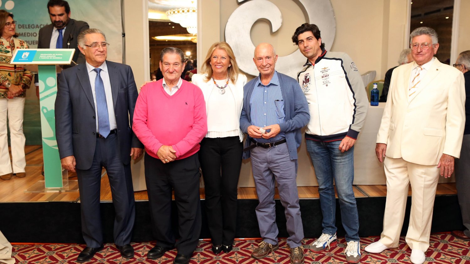 Marbella reconoce a más de 80 empresarios de playas que han superado los 20 años de trayectoria