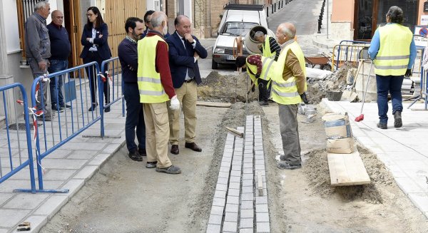 Las obras de mejora y remodelación de la calle Pulidos alcanzan su recta final