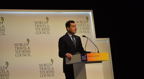 Moreno llama a las grandes multinacionales y al sector público y privado a invertir en Andalucía