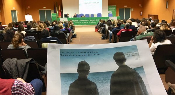 Profesionales sanitarios se reunen en el encuentro 'Adolescencia y Límites'