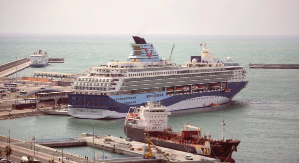 La compañía británica Marella Cruises bautiza su nuevo buque en el puerto de Málaga