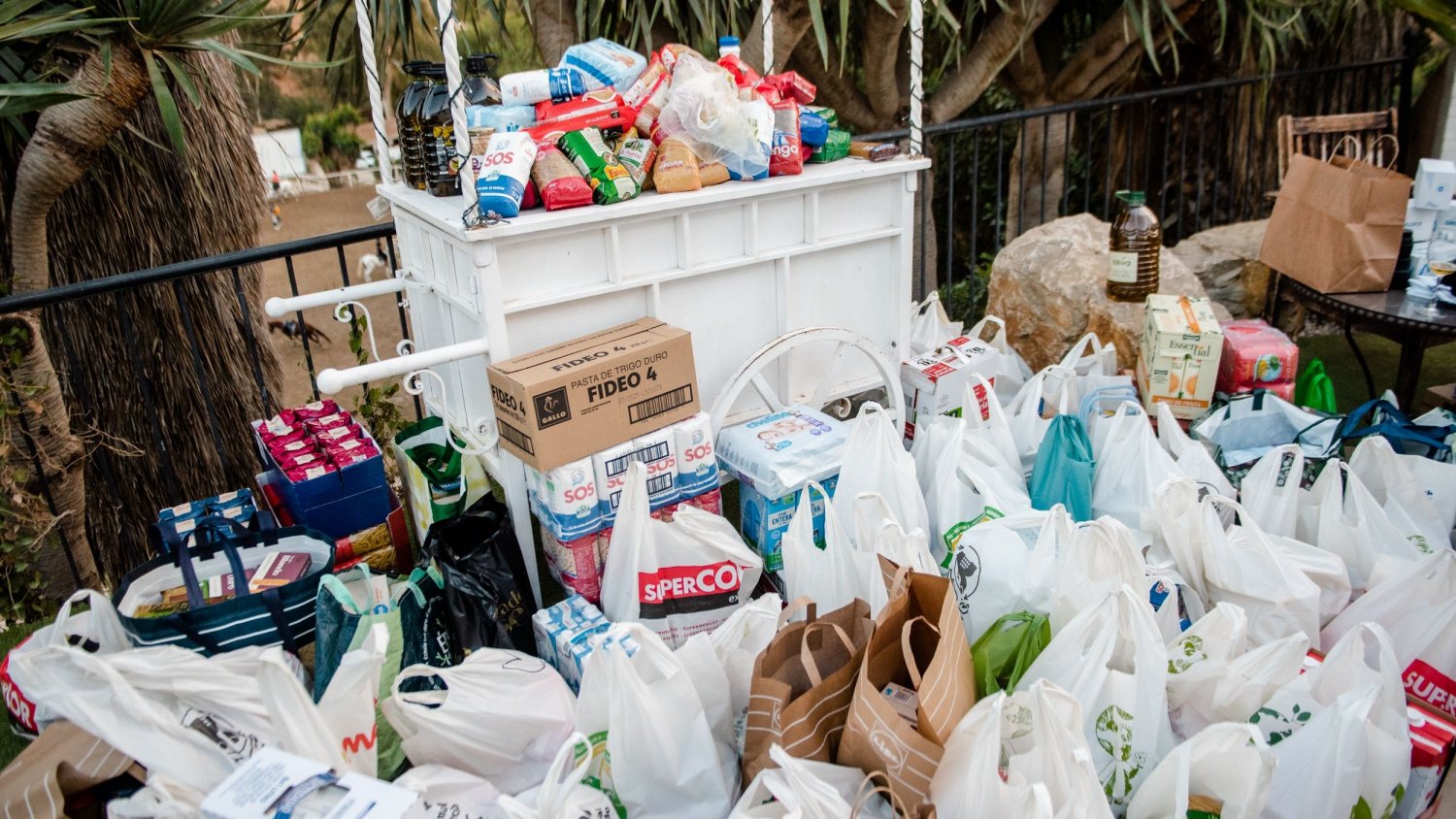 Drivelock dona más de 1.500 kilos de alimentos a Bancosol para las familias más necesitadas