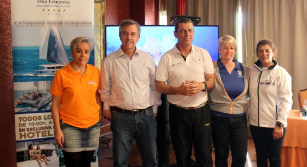 Estepona amplía su oferta turística con un servicio de catamarán