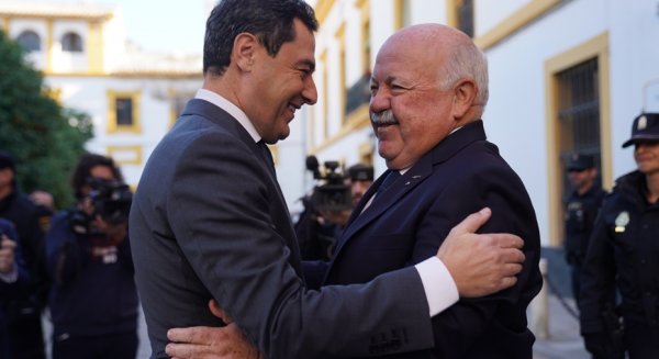Moreno apela a la moderación para conmemorar el 40 aniversario de la constitución del Parlamento de Andalucía
