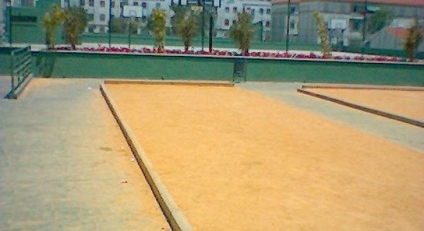 PSOE, IU y Málaga Ahora piden mejoras en las instalaciones deportivas de Las Delicias