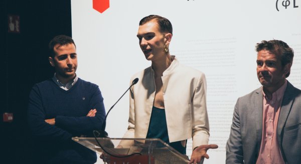 Filip Custic reinterpreta la evolución humana en su exposición 'Homo-?' en La Térmica