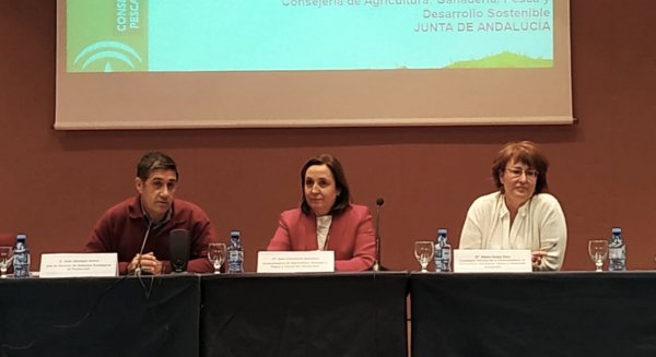 La Consejería de Agricultura muestra su apoyo a las mujeres del medio rural