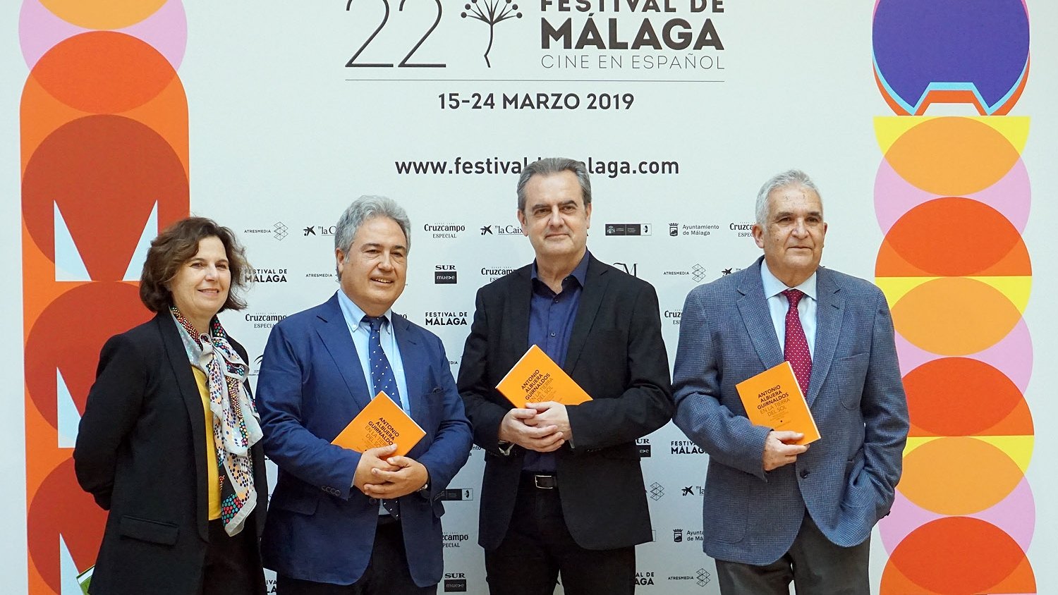 UMA Editorial presenta en el Festival de Málaga el  libro 'En la tierra del sol' de Antonio Albuera Guirnaldos