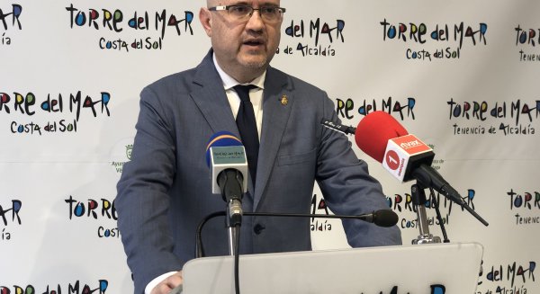 La playa canina de Torre del Mar aspira a ser la primera de Andalucía certificada con la 'Q de Calidad'