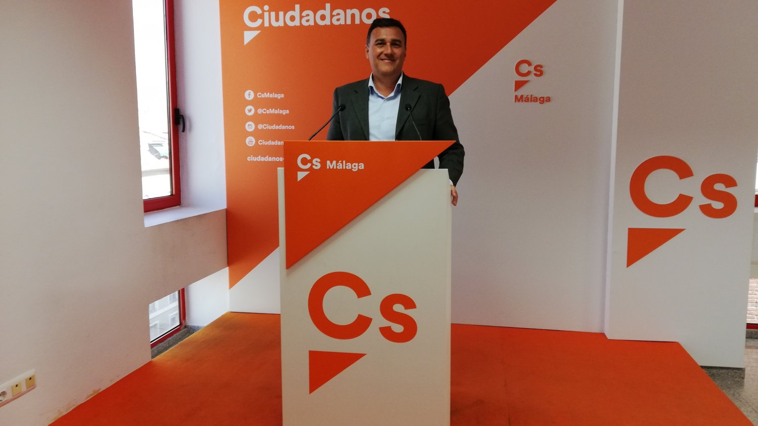 Carlos Hernández: 