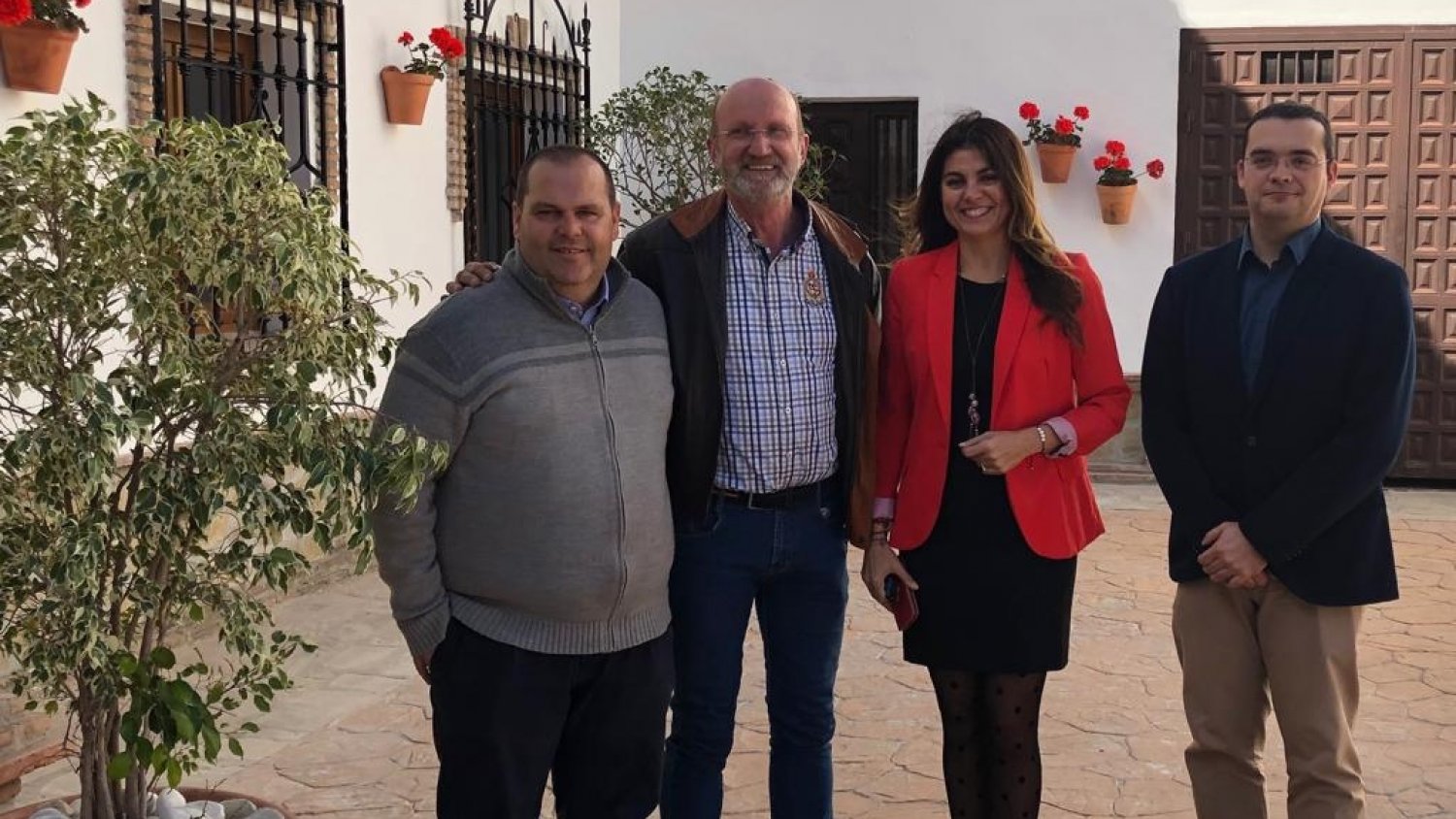 La delegada de Turismo de la Junta respalda los proyectos para difundir la riqueza cultural y paisajística del municipio