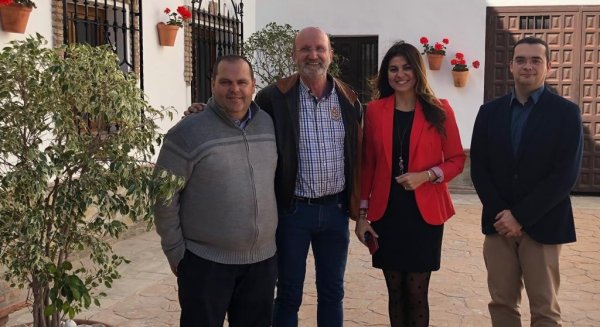 La delegada de Turismo de la Junta respalda los proyectos para difundir la riqueza cultural y paisajística del municipio