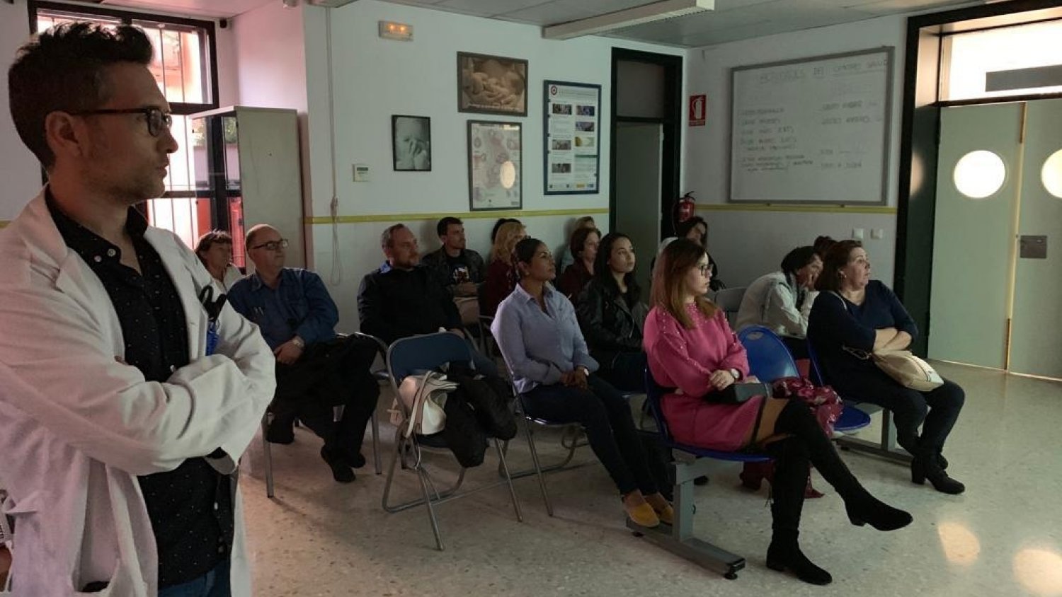 Profesionales del centro de salud de Torre del Mar imparten un taller para la atención de pacientes frágiles