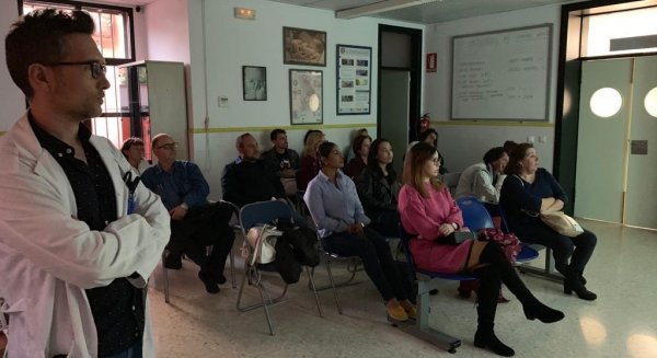 Profesionales del centro de salud de Torre del Mar imparten un taller para la atención de pacientes frágiles
