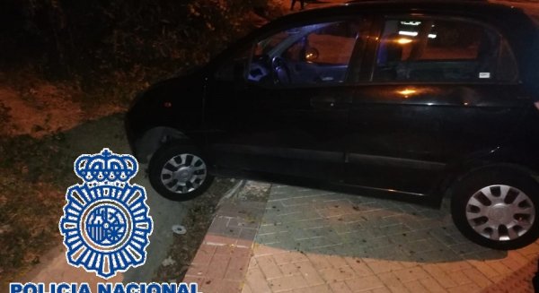 La Policía Nacional detiene a un hombre por intentar atropellar a la ex pareja de su novia