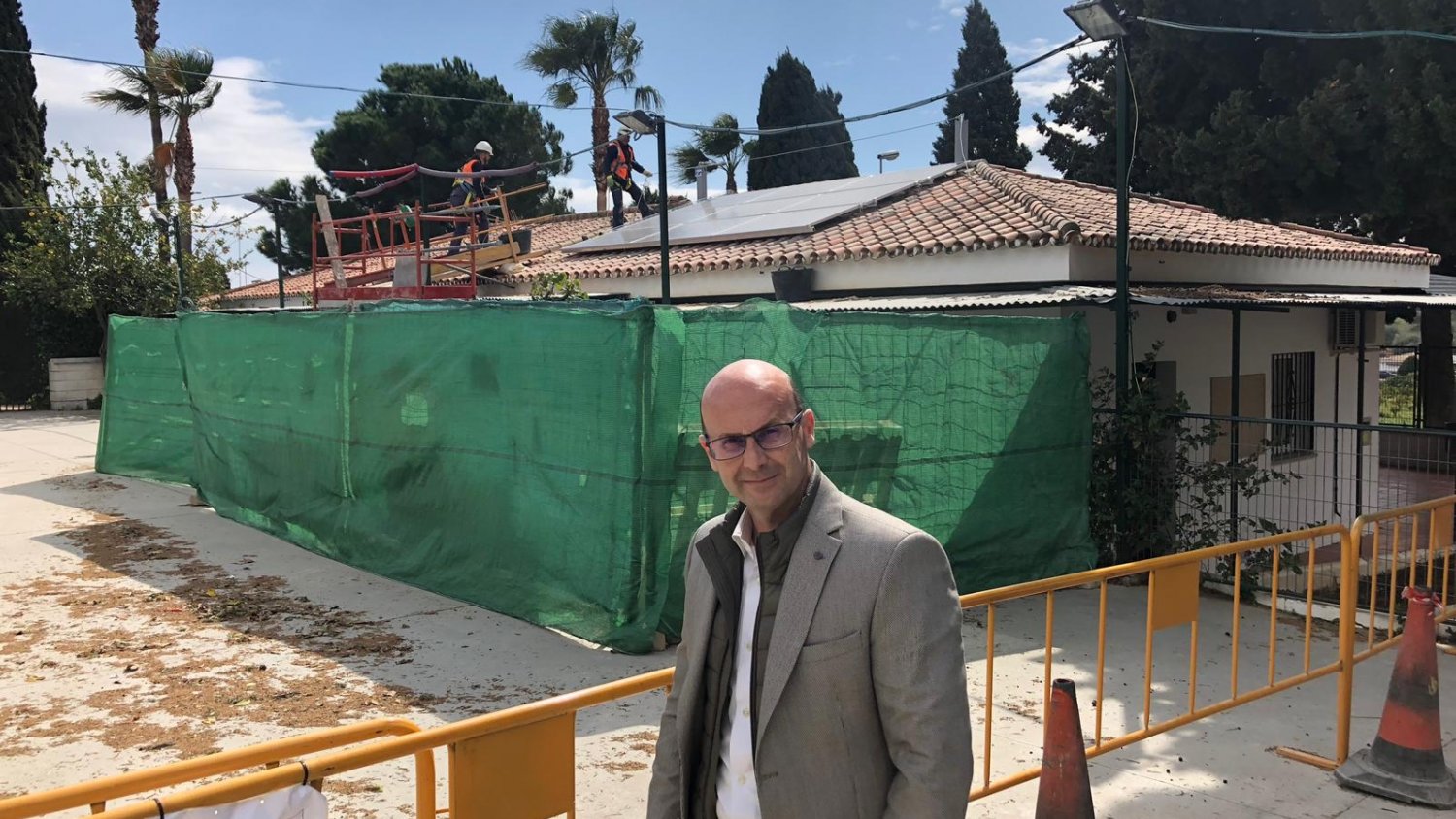 Mijas impulsa el autoconsumo eléctrico con la instalación de placas fotovoltaicas en los edificios municipales y parques