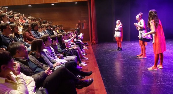 Los programas educativos municipales fomentan la igualdad a través del teatro