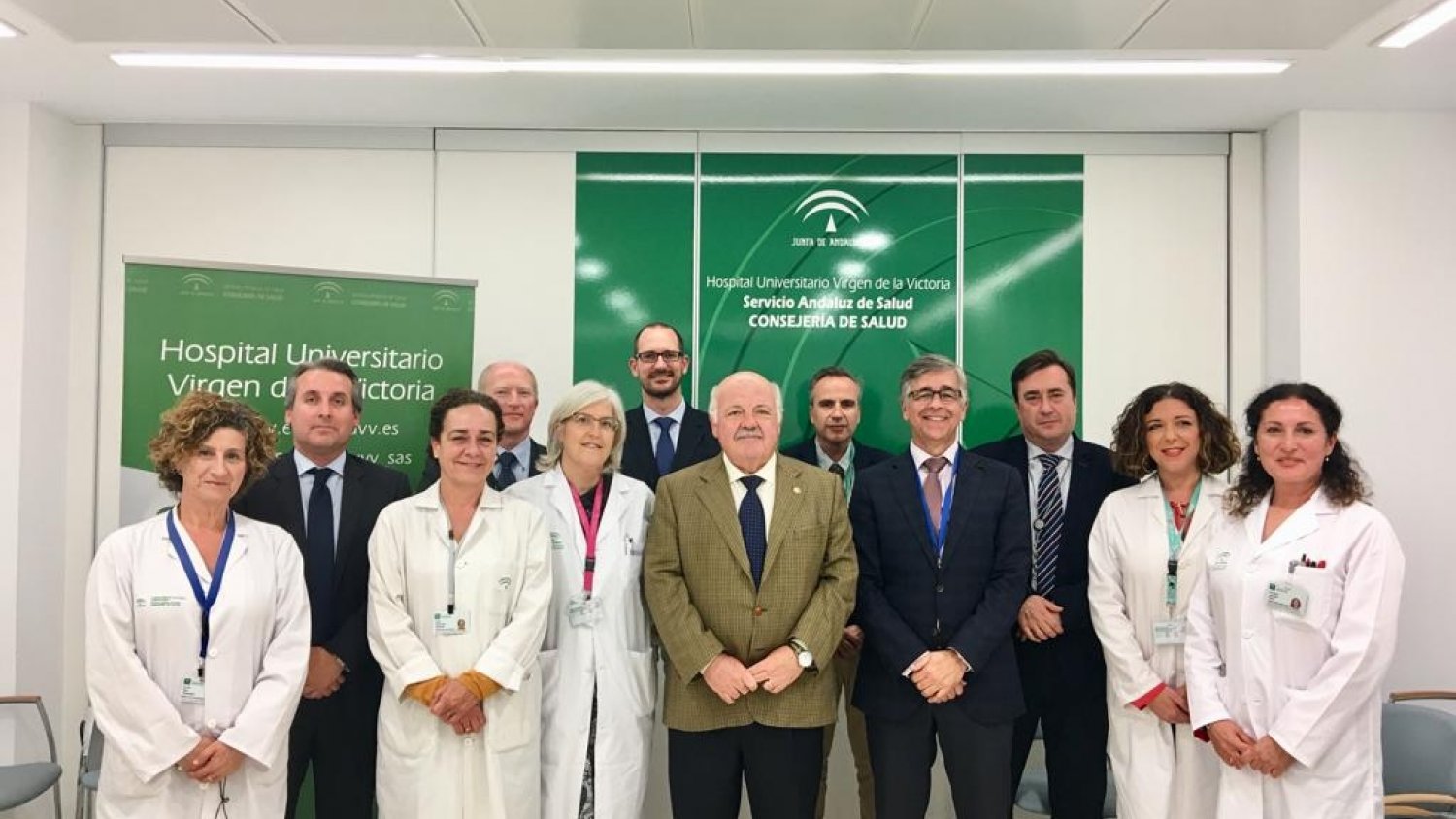 El consejero de Salud y Familias visita el Hospital Virgen de la Victoria