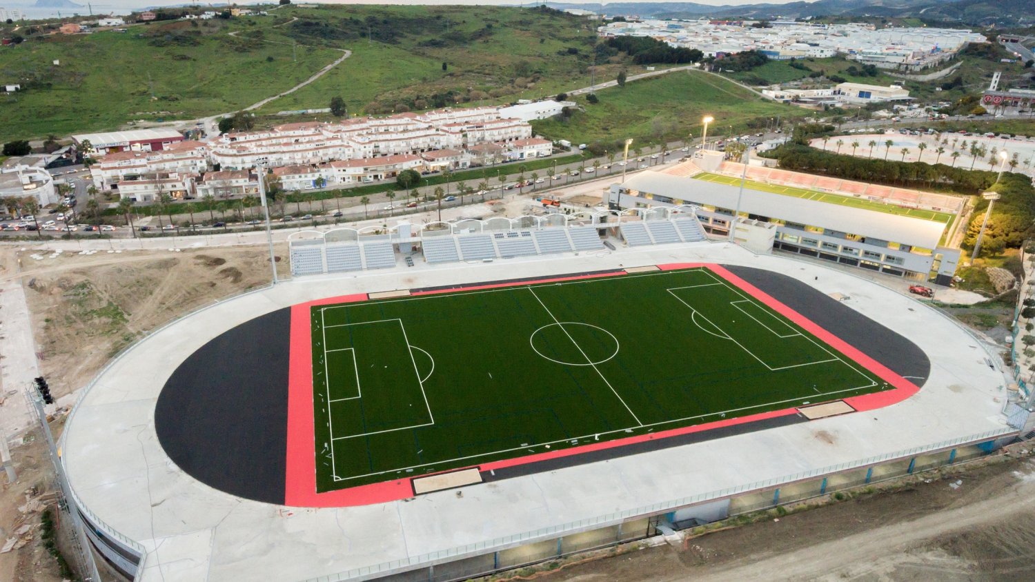 Estepona promociona el Estadio de Atletismo y la oferta deportiva en la ITB