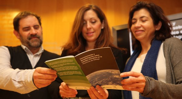 La Diputación distribuirá entre escolares de la provincia un cuaderno sobre el cambio climático