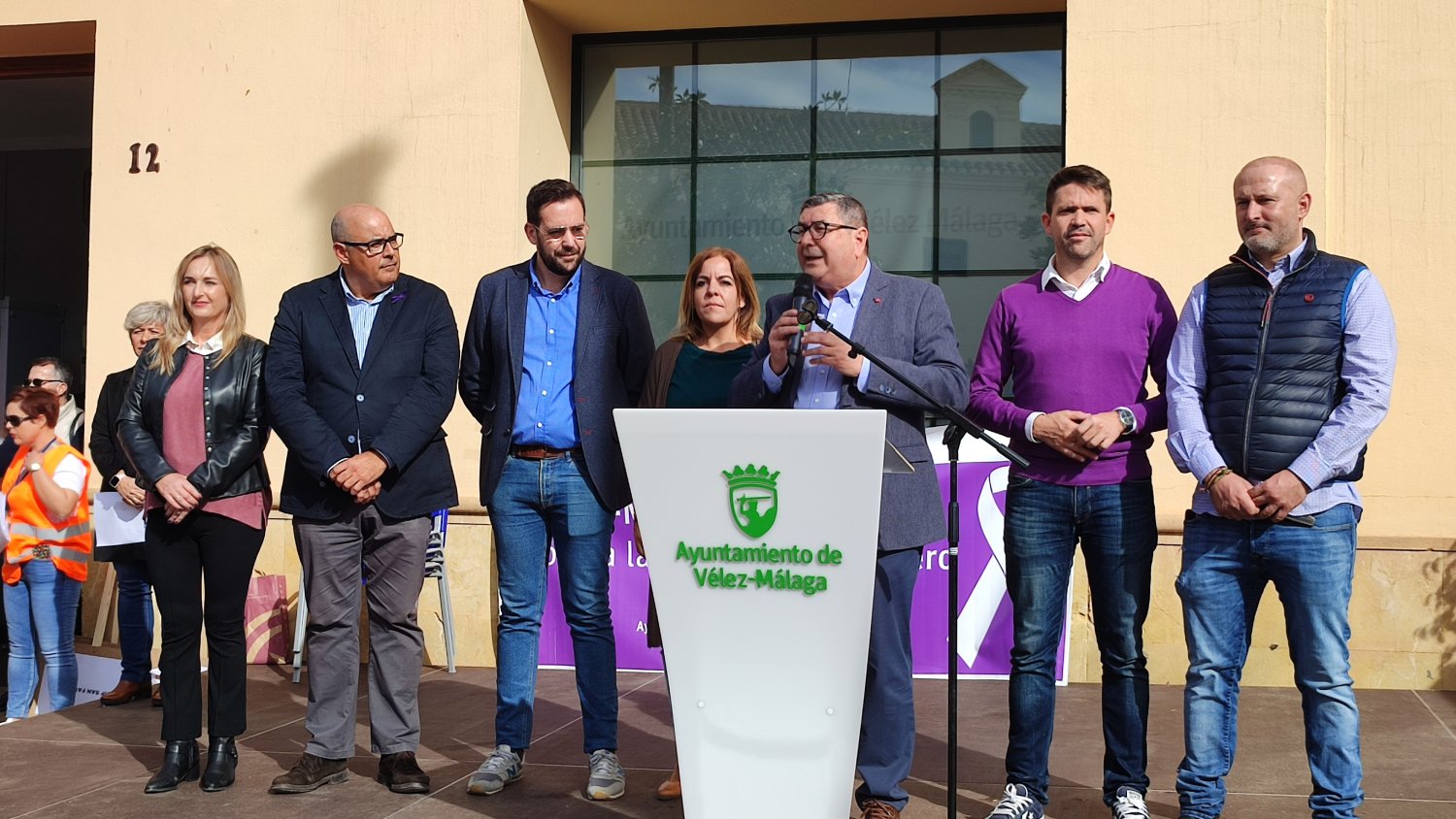 El Ayuntamiento de Vélez-Málaga reafirma su compromiso contra la violencia de género en el 25-N
