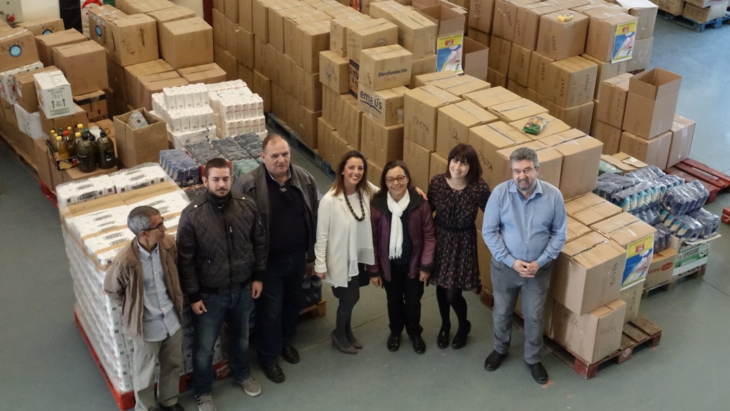 Málaga envía 22.000 kilos de alimentos y 4 autobuses a los campamentos saharahuis