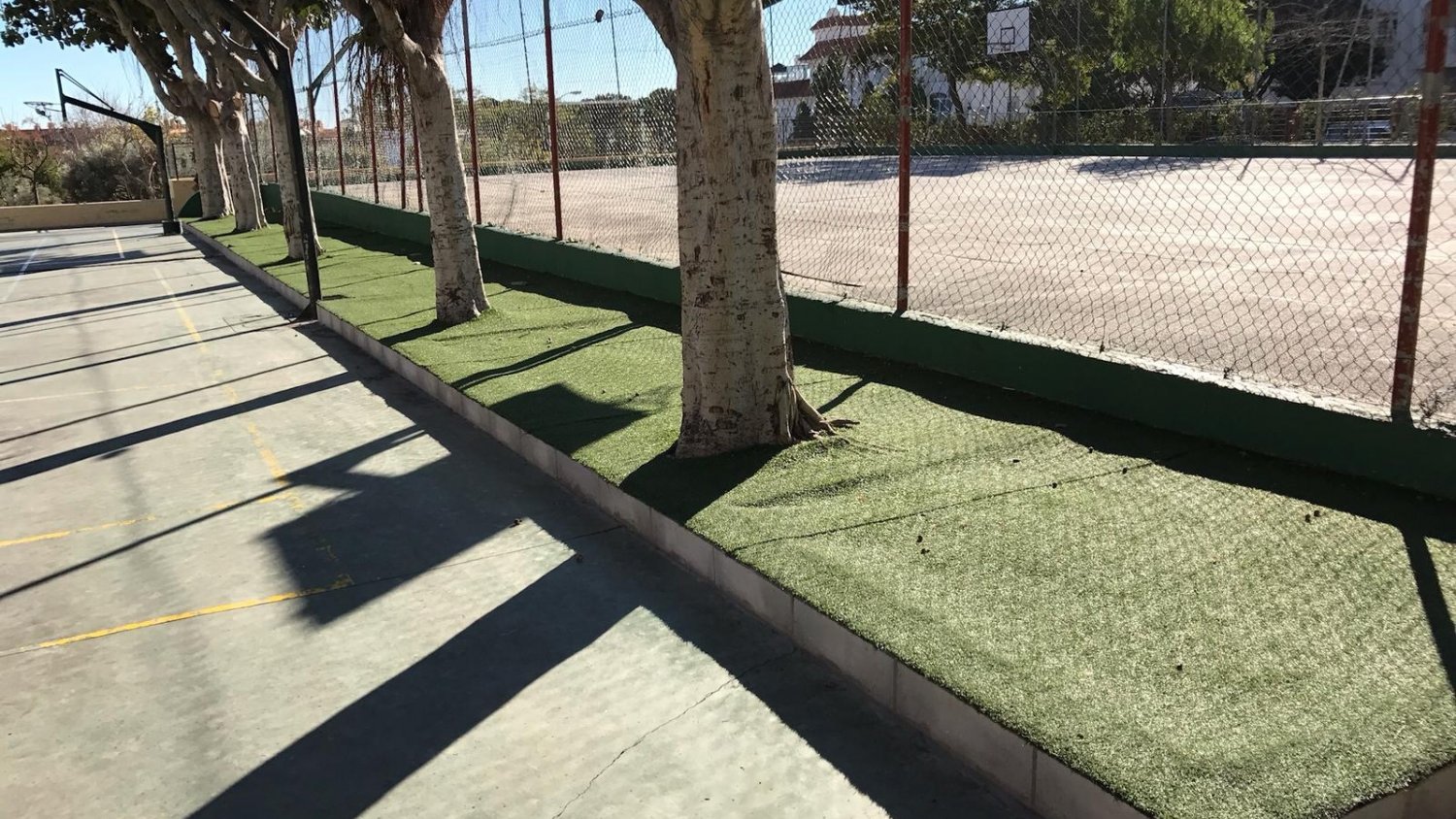 Torremolinos abre las pistas deportivas municipales de El Pinillo en Semana Blanca