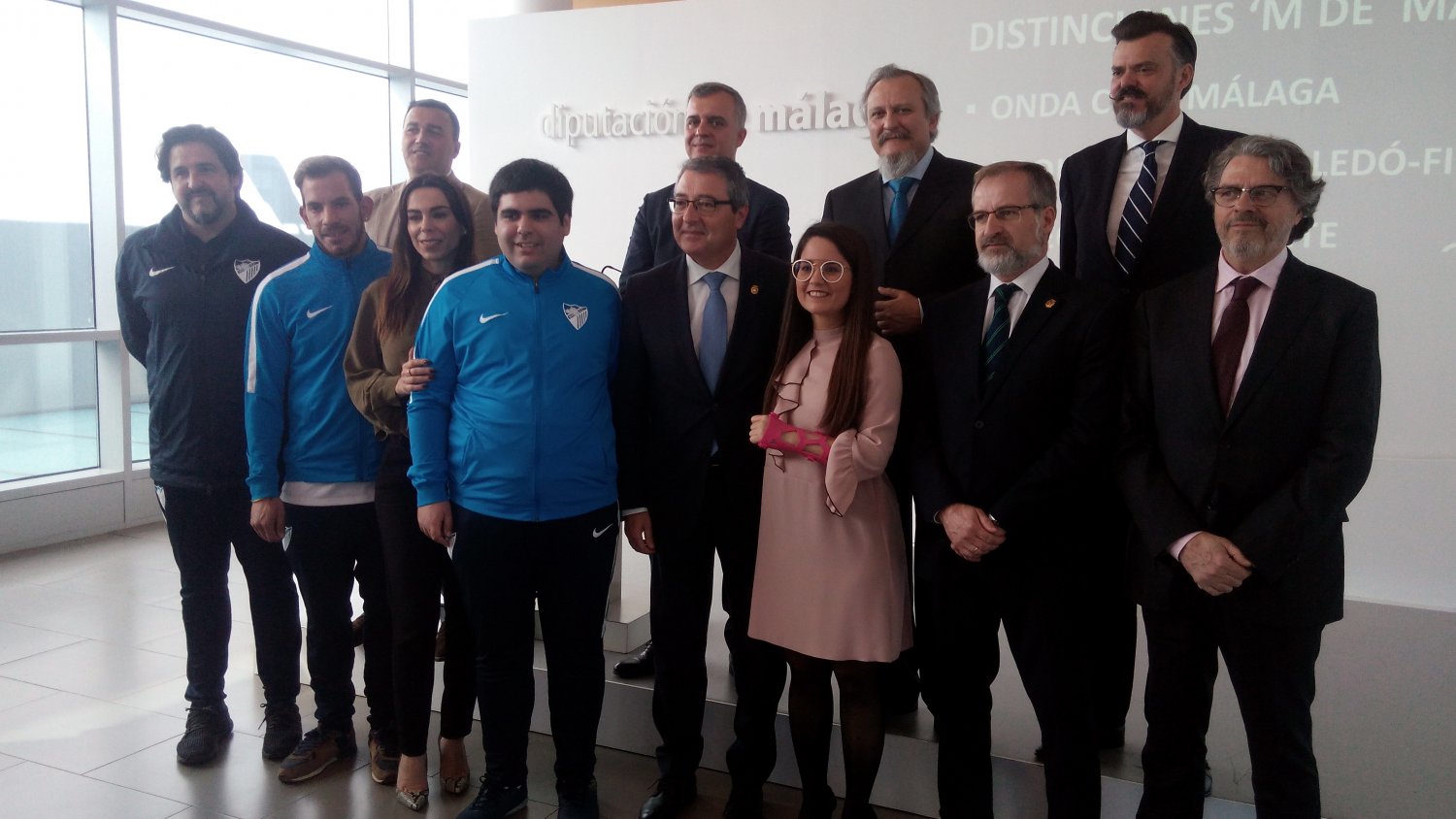 Raquel Serrano, Peneque el valiente, Onda Cero y el CF Genuine premiados por el Día de Andalucía
