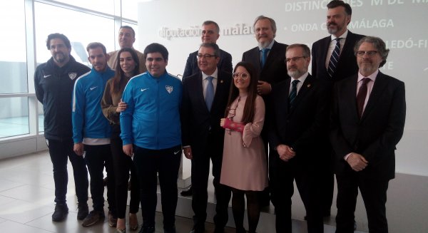 Raquel Serrano, Peneque el valiente, Onda Cero y el CF Genuine premiados por el Día de Andalucía