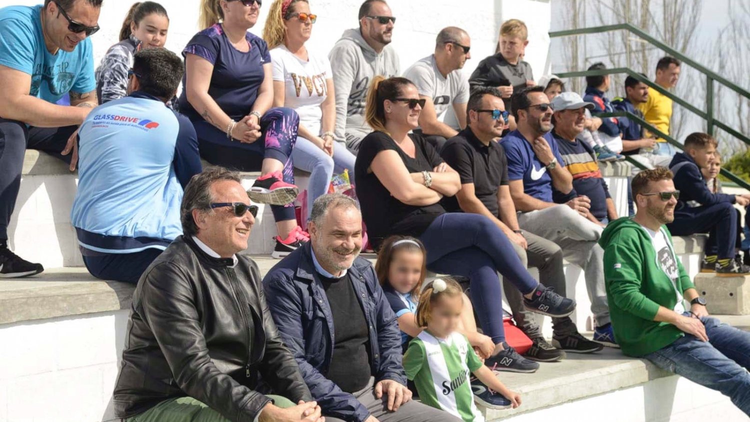 El Ayuntamiento invierte casi 60.000 euros en renovar el césped del Pozuelo III