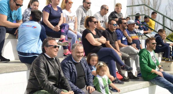 El Ayuntamiento invierte casi 60.000 euros en renovar el césped del Pozuelo III