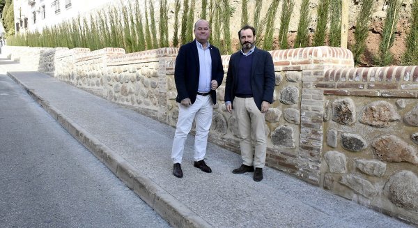 Concluye la construcción de un muro artístico de contención en el camino de los Molinos de Antequera