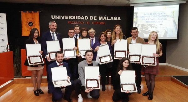 La Facultad de Turismo entrega sus honores y distinciones