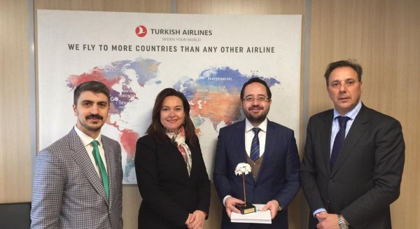 El Ayuntamiento valora positivamente el compromiso de Turkish Airlines